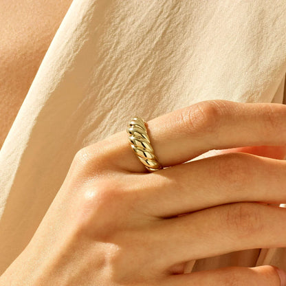 Croissant Ring | Zlato