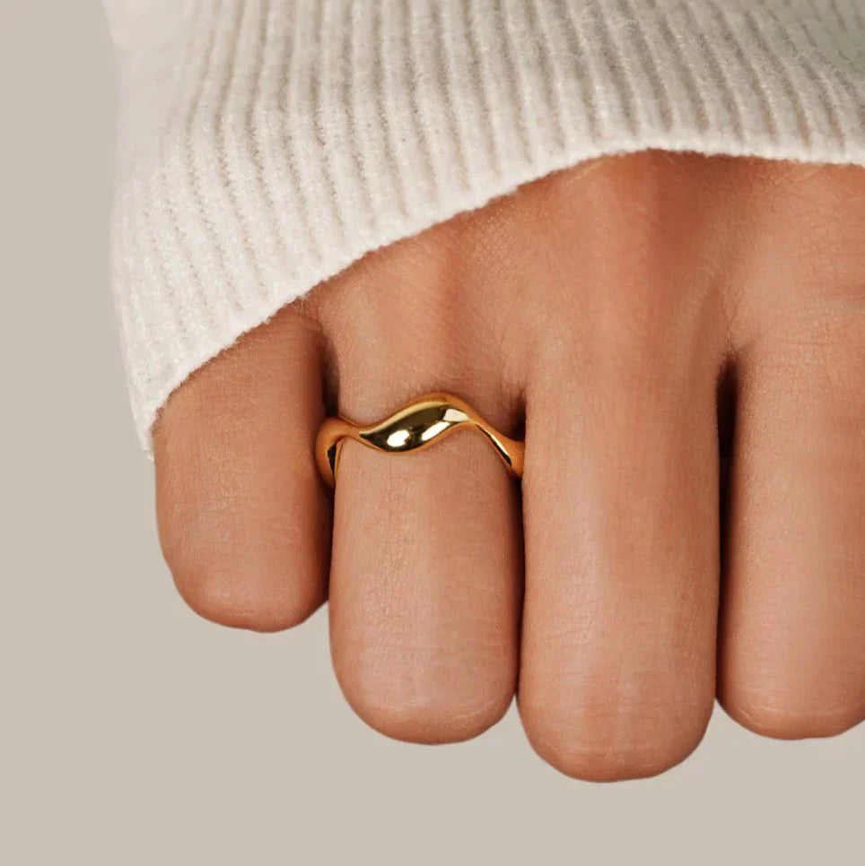 Elyra Smooth Flow Ring | Zlato